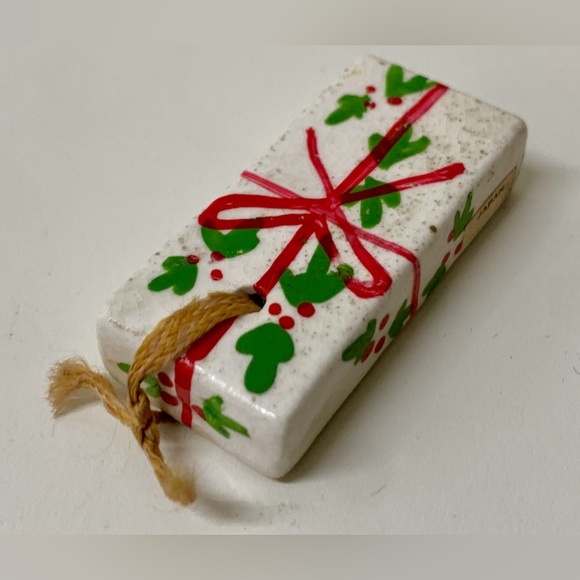 Mid Century Post WWII Japan Antique Glazed Ceramic Christmas Present Ornament - Picture 3 of 12